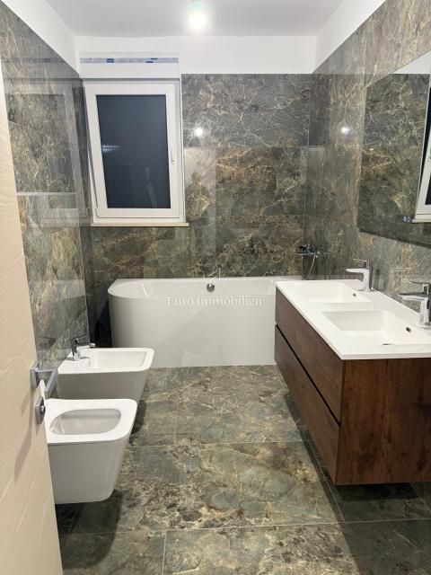 Čavle - Prostorno penthouse stanovanje v novogradnji