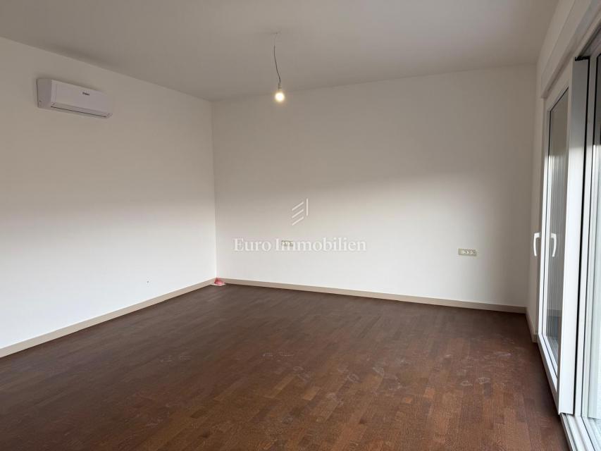 Čavle - Prostorno penthouse stanovanje v novogradnji