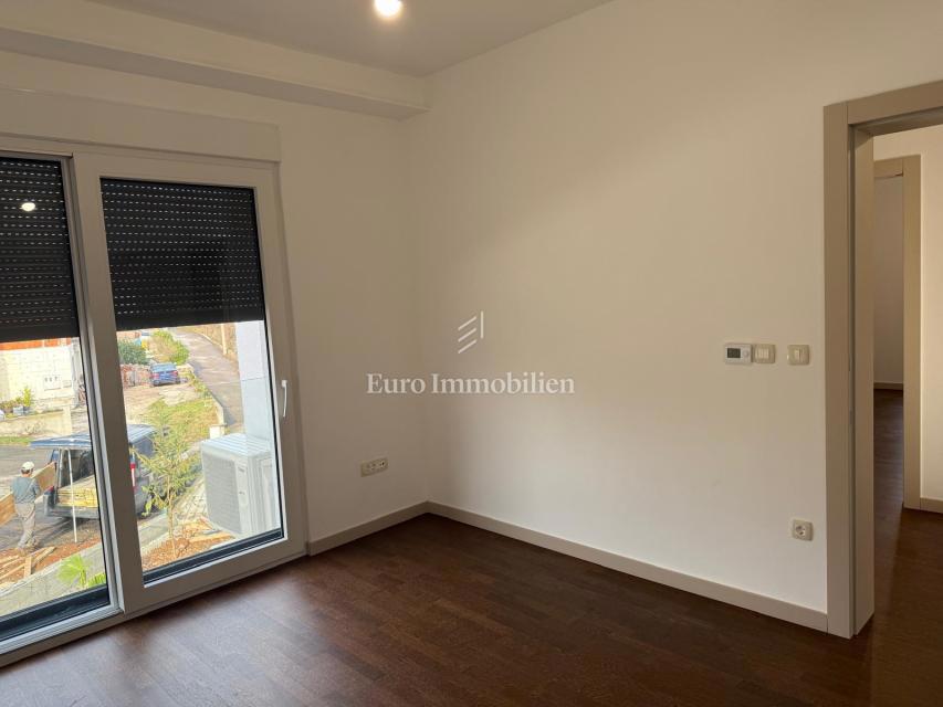 Čavle - Prostorno penthouse stanovanje v novogradnji