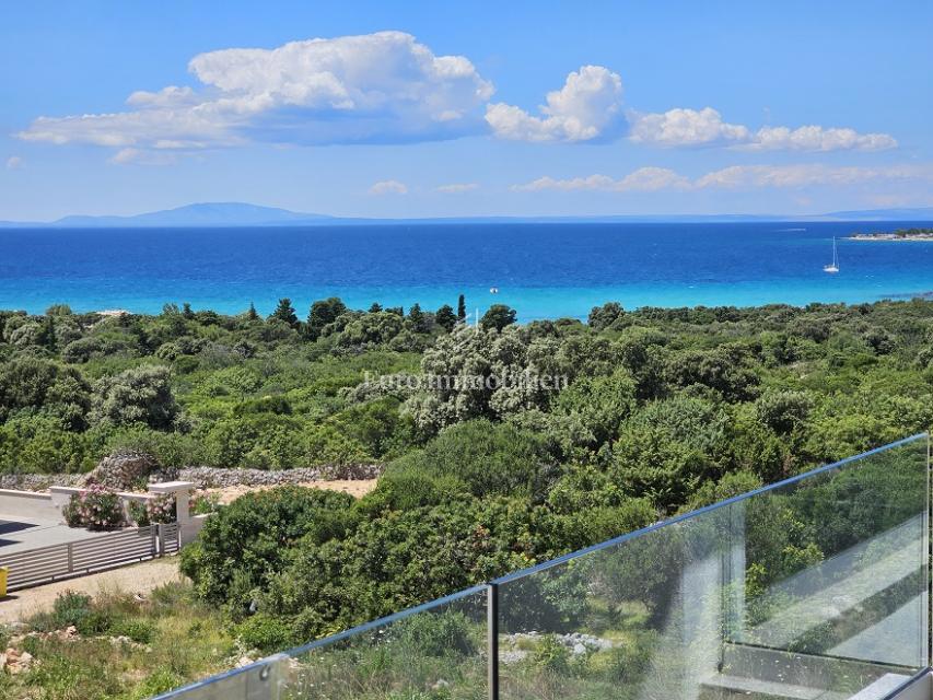 Novalja -  novo stanovanje z vrtom in pogledom na morje