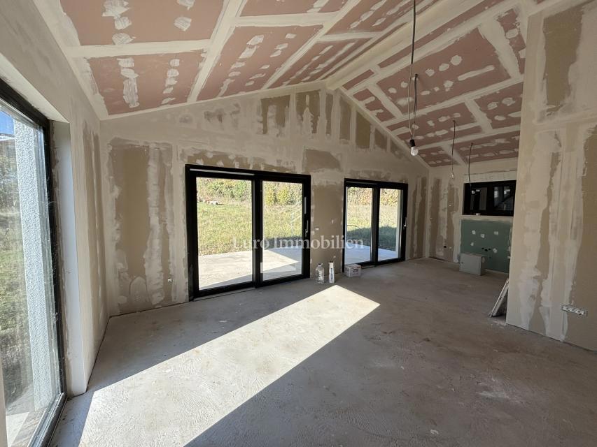 Istra - hiša z bazenom in vrtom