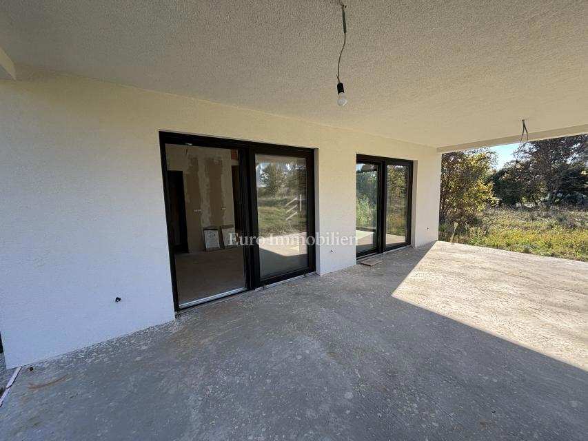 Istra - hiša z bazenom in vrtom