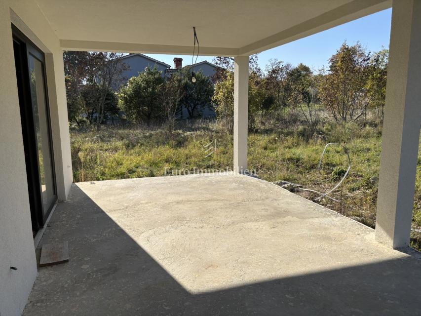 Istra - hiša z bazenom in vrtom