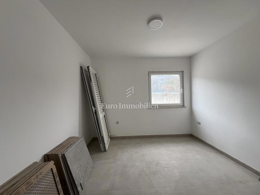 Crikvenica, stanovanje z veliko teraso in pogledom na morje