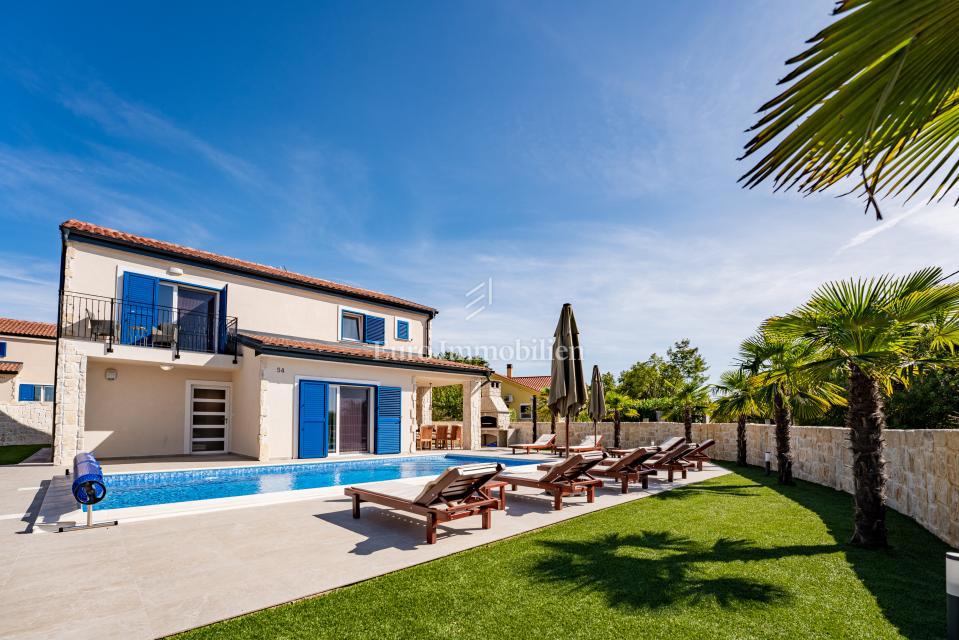 Hiša v mediteranskem stilu z bazenom, blizu Dobrinja - otok Krk