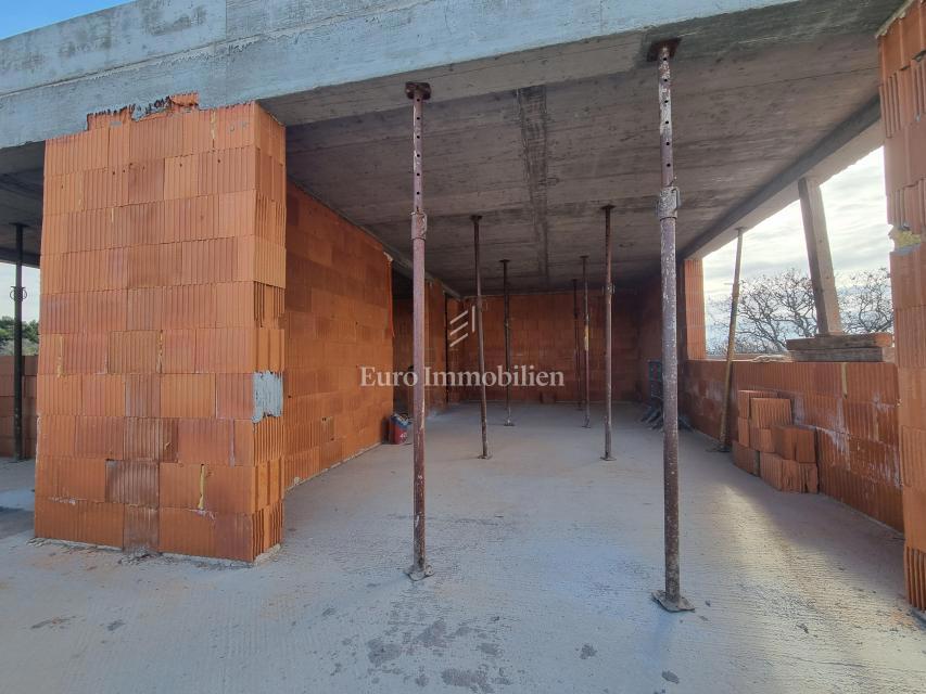 Stanovanje v izgradnji z vrtom, Novigrad