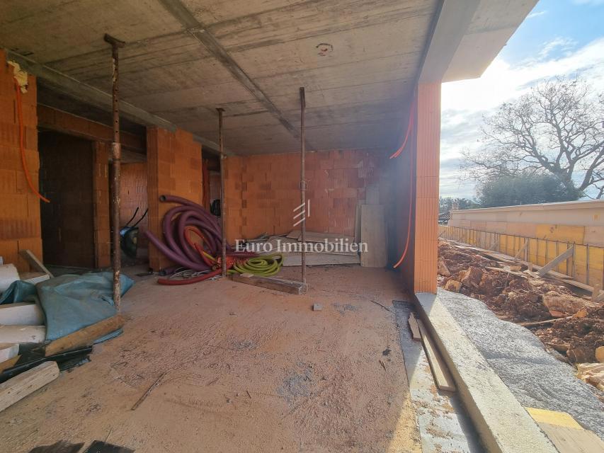 Stanovanje v izgradnji z vrtom, Novigrad