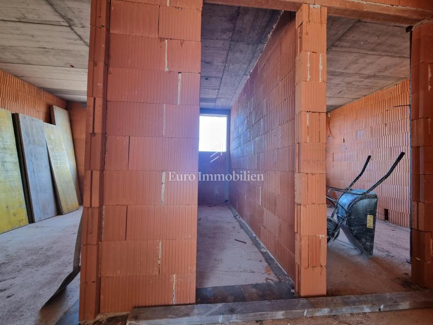 Stanovanje v izgradnji z vrtom, Novigrad