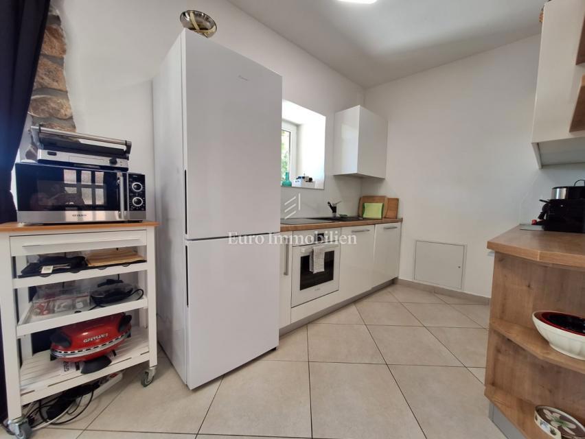 Malinska - prenovljena kamnita hiša z bazenom