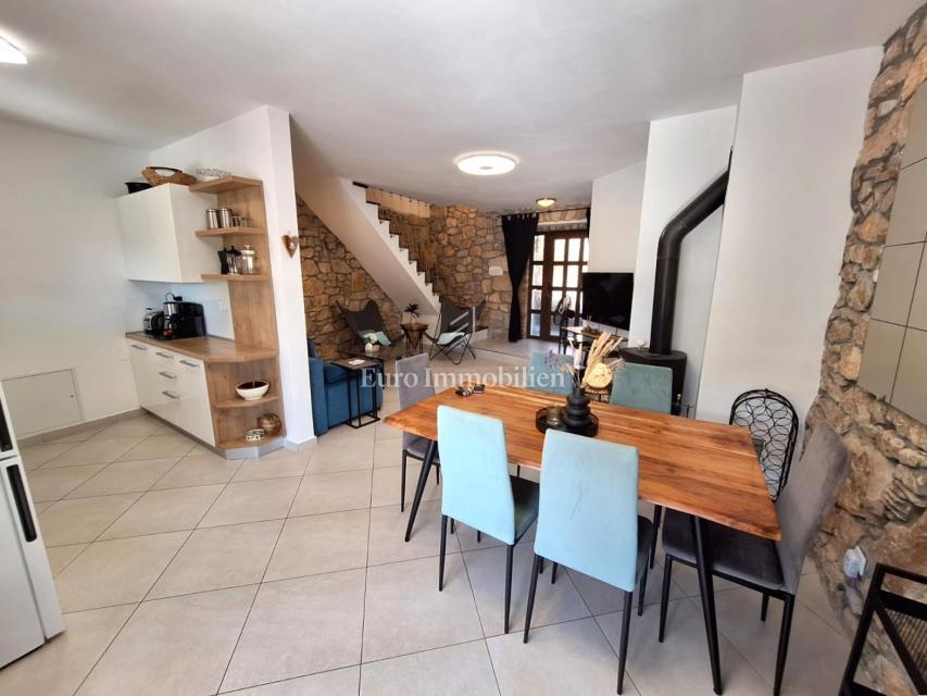 Malinska - prenovljena kamnita hiša z bazenom