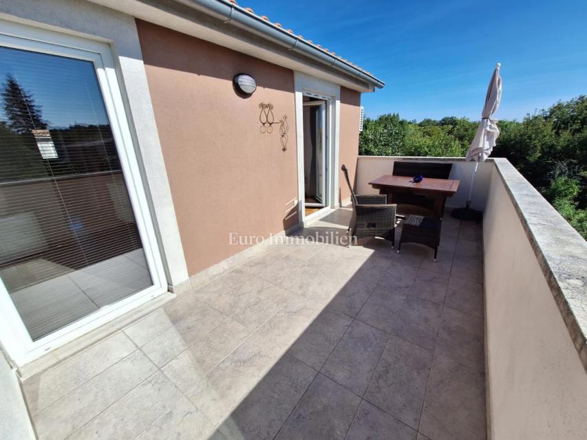 Malinska - prenovljena kamnita hiša z bazenom