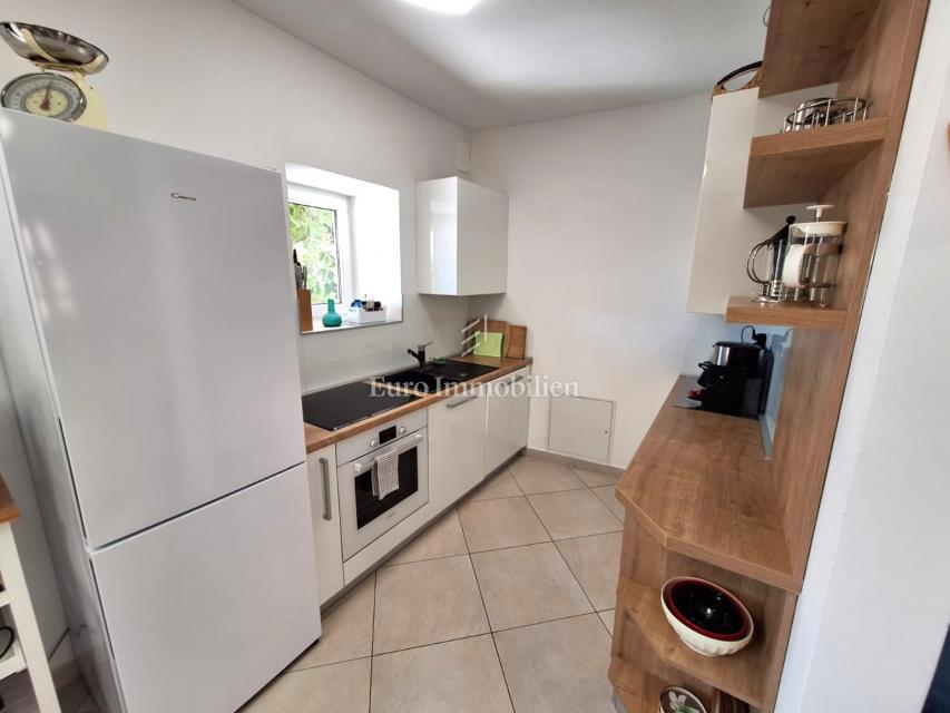 Malinska - prenovljena kamnita hiša z bazenom