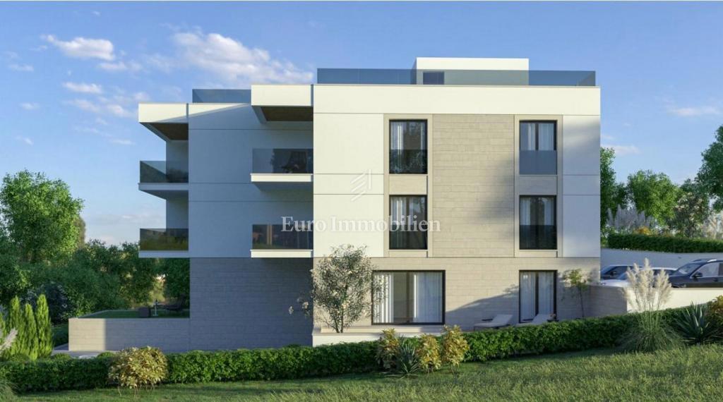 Čiovo - apartmaji z bazenom v bližini plaže