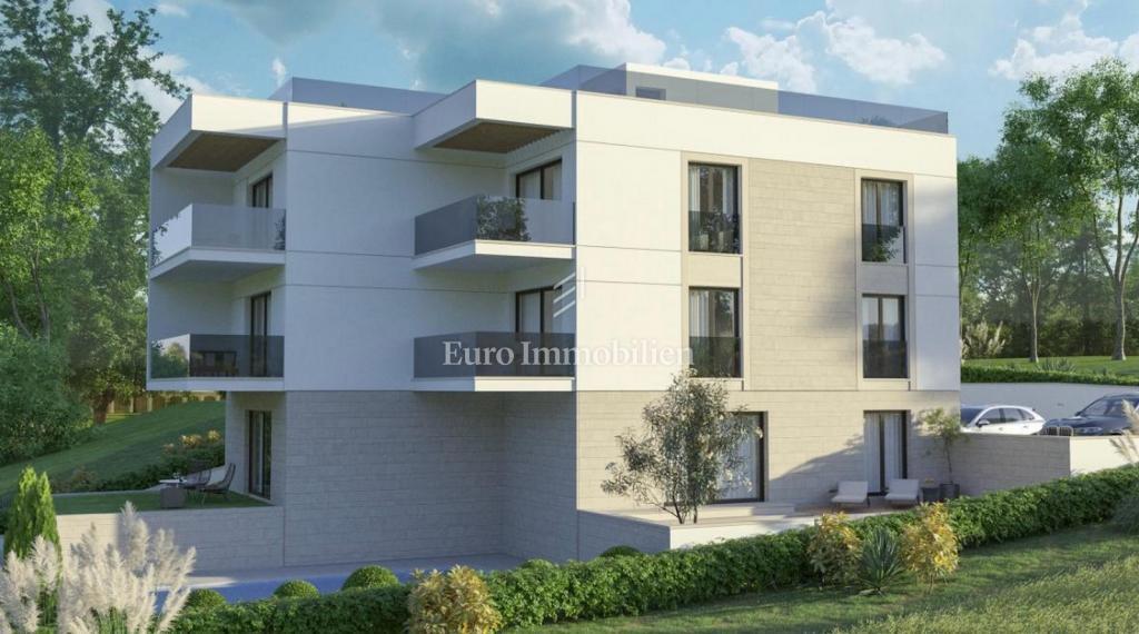 Čiovo - apartmaji z bazenom v bližini plaže