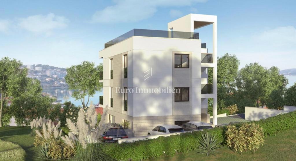 Čiovo - apartmaji z bazenom v bližini plaže