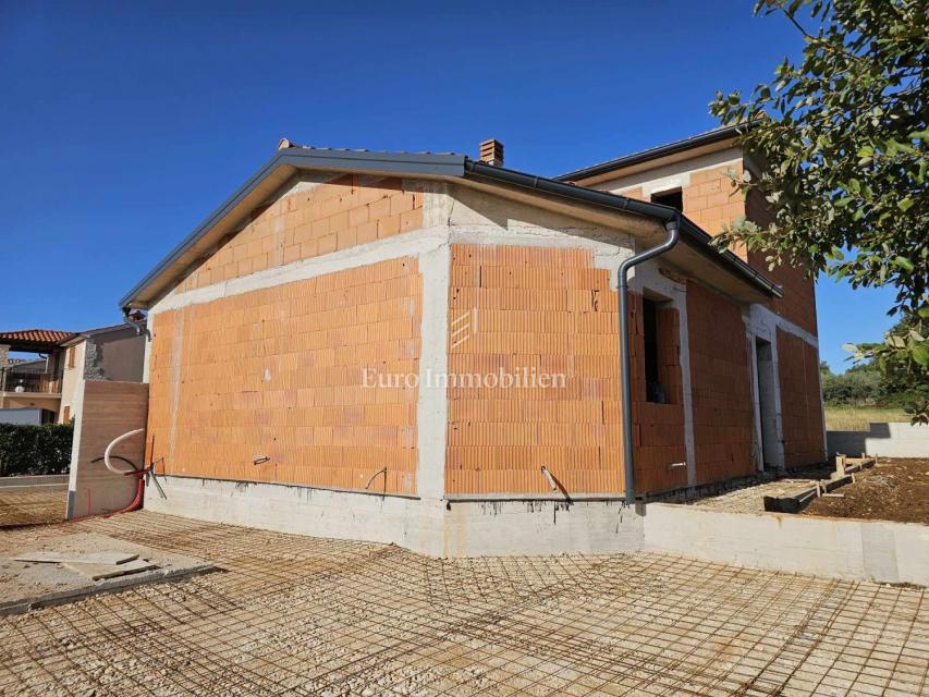 Samostojna hiša z bazenom - okolica Poreča