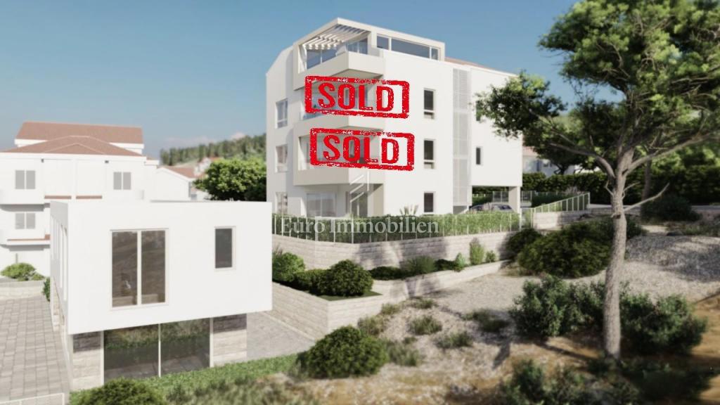 Apartma 30 m od morja z vrtom