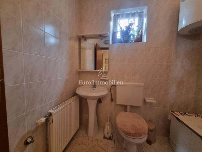 NOVI VINODOLSKI, apartma 150 od morja