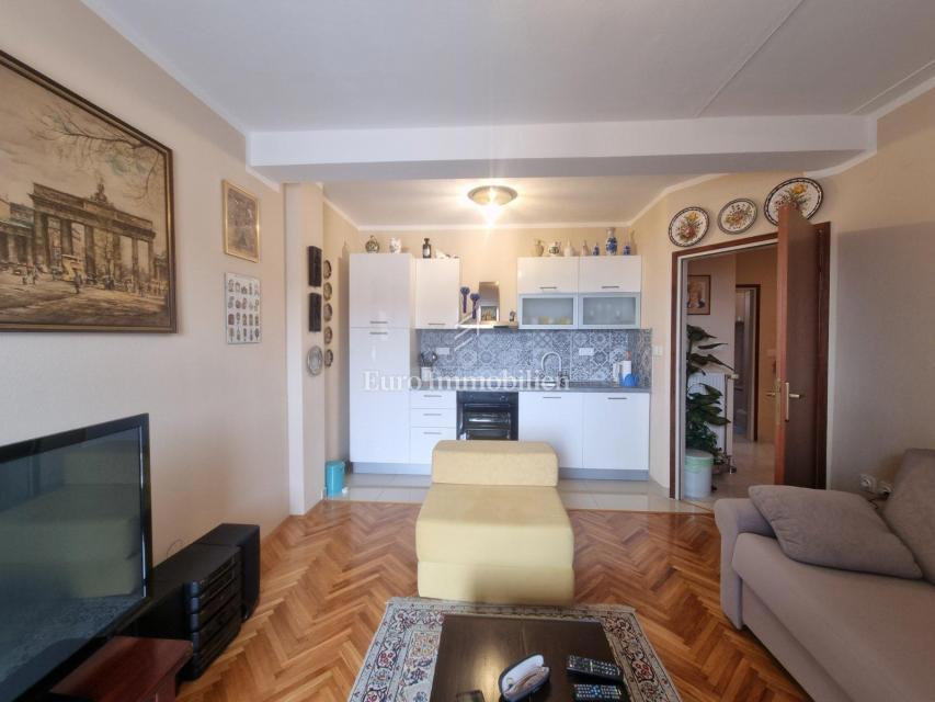 NOVI VINODOLSKI, apartma 150 od morja