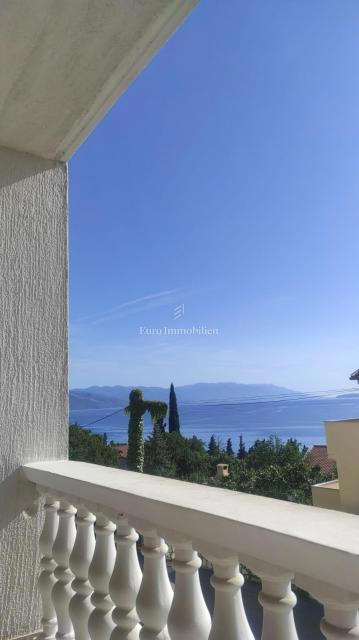 NOVI VINODOLSKI, apartma 150 od morja