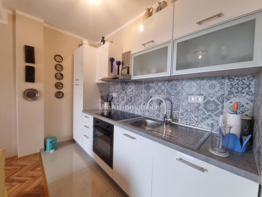 NOVI VINODOLSKI, apartma 150 od morja