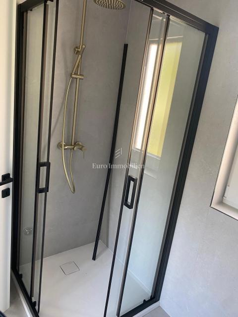 Apartma z vrtom v bližini Baške