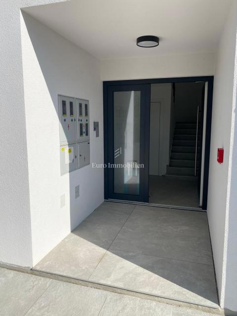 Apartma z vrtom v bližini Baške