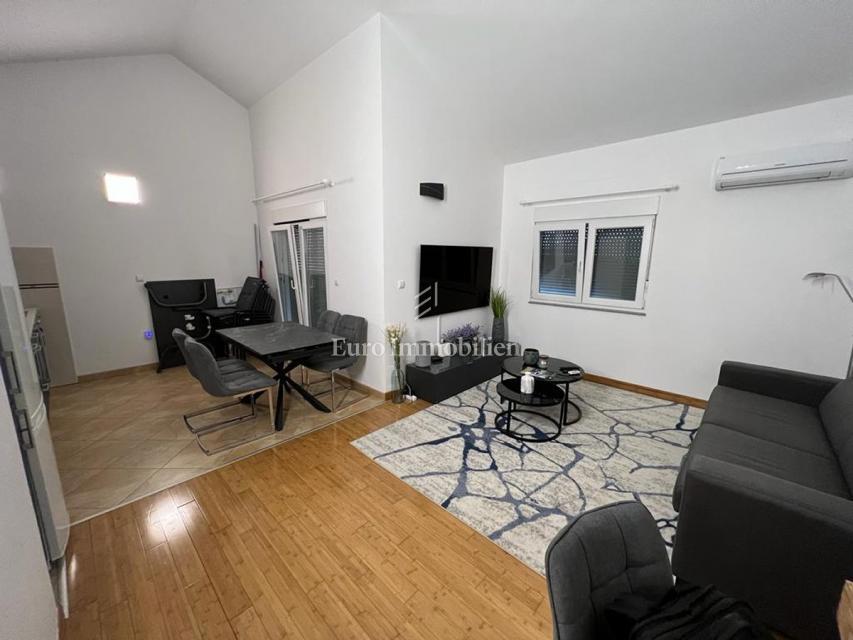 Apartman s fantastičnim pogledom na morje