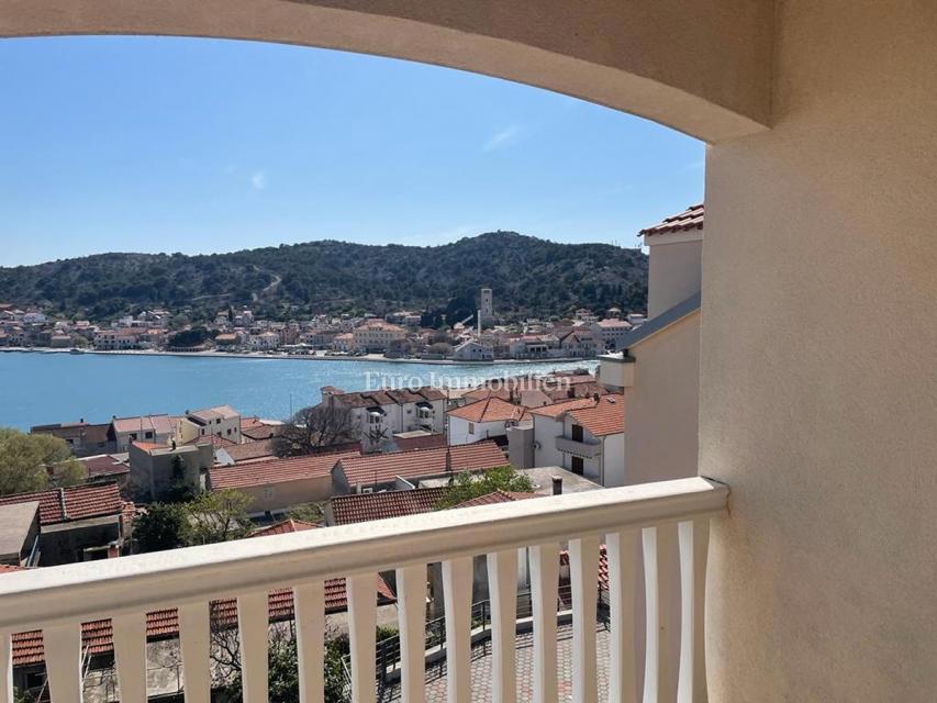 Apartman s fantastičnim pogledom na morje