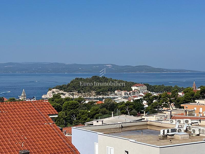 Makarska, vzhod - dvosobno stanovanje z garažo