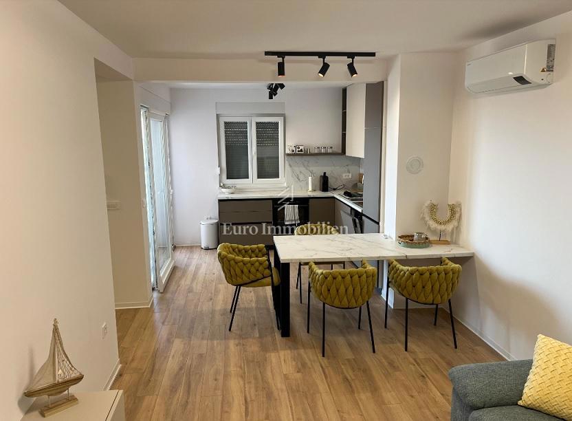 Mandre - apartma v novogradnji, 30 m do morja