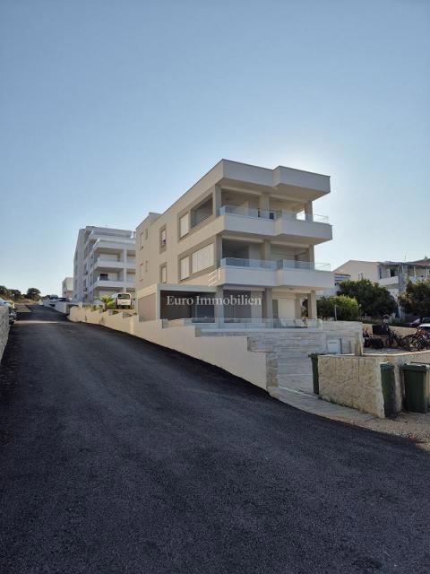 Mandre - apartma v novogradnji, 30 m do morja