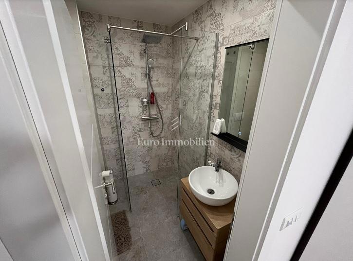 Mandre - apartma v novogradnji, 30 m do morja