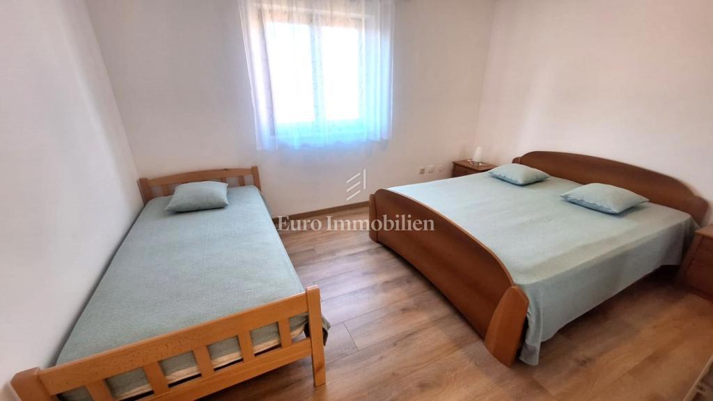 Malinska - samostojna hiša blizu plaže!