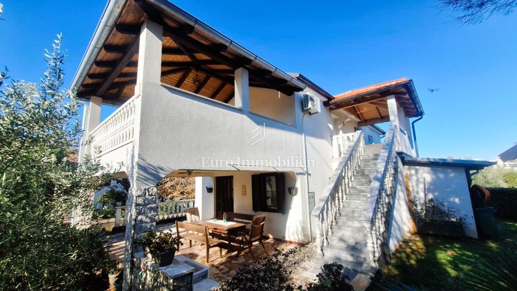 Malinska - samostojna hiša blizu plaže!