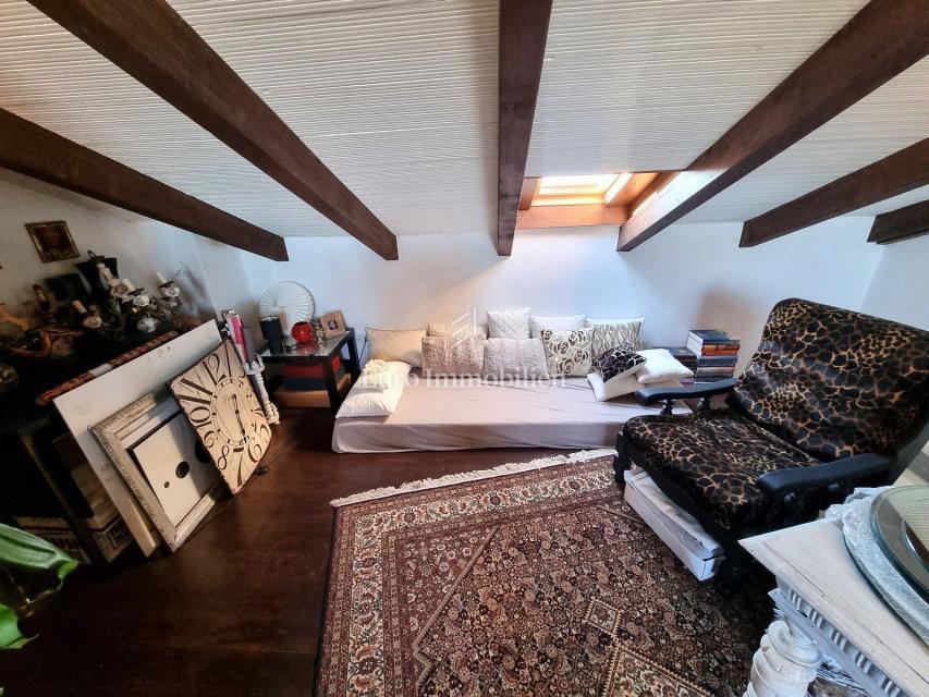 POREČ! Očarljiva kamnita hiša z dvema apartmajema