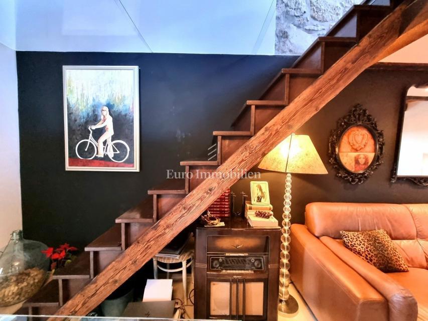 POREČ! Očarljiva kamnita hiša z dvema apartmajema