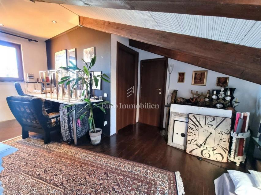 POREČ! Očarljiva kamnita hiša z dvema apartmajema