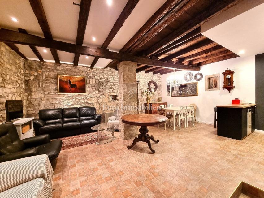 POREČ! Očarljiva kamnita hiša z dvema apartmajema