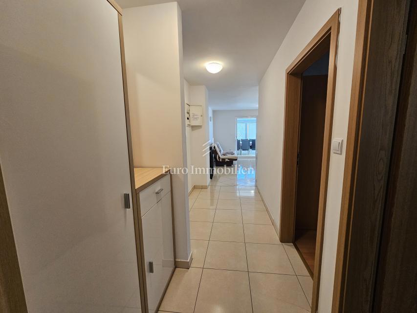 Dvosobno stanovanje z velikim vrtom