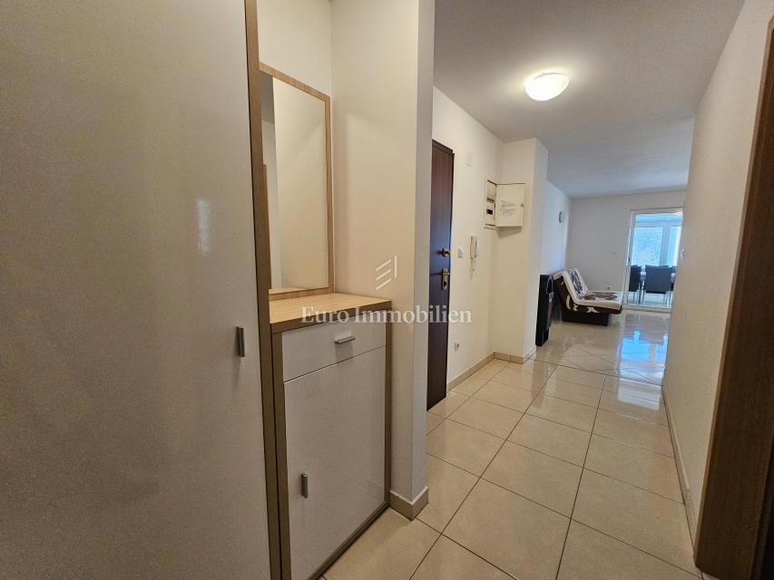 Dvosobno stanovanje z velikim vrtom