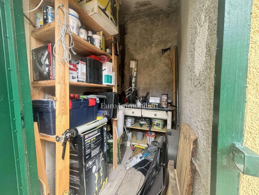 Bribir - dvojček kamnita hiša v dveh etažah