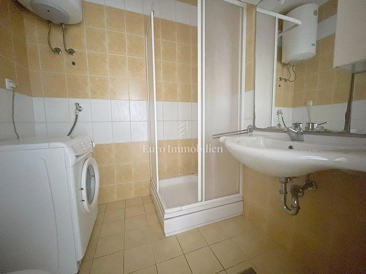 Novalja - mansardno stanovanje s pogledom na morje