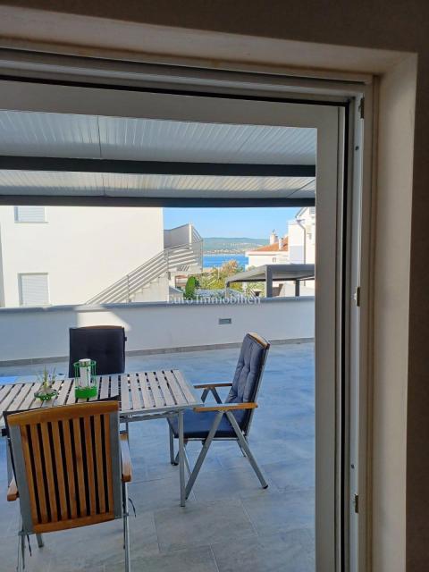 Crikvenica - stanovanje v novi stavbi s 100m2 vrta