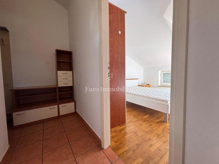 Apartma z razgledom v Novalji