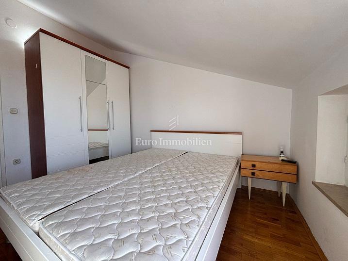 Apartma z razgledom v Novalji