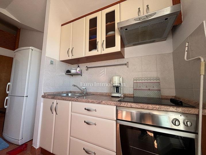Apartma z razgledom v Novalji