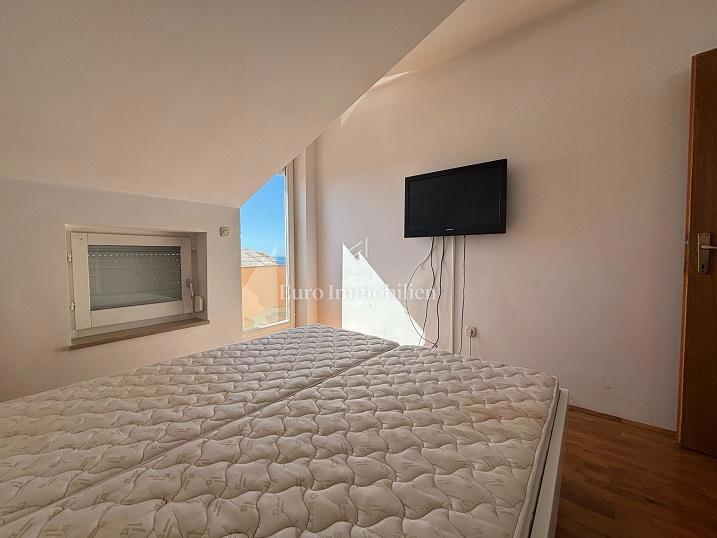 Apartma z razgledom v Novalji