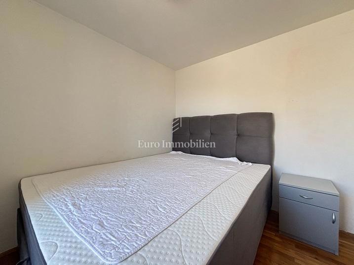 Apartma z razgledom v Novalji