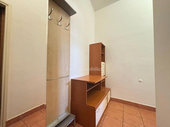 Apartma z razgledom v Novalji
